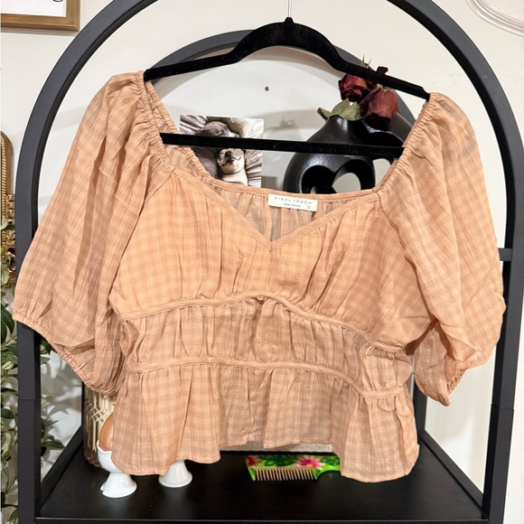 Final Touch  Tan Puff Sleeve Smocked Crop Top size large - Picture 1 of 4